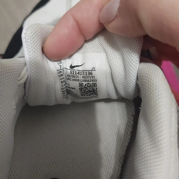 WOMENS NIKE AIR MAX CORRELATE [SIZE 7] WHITE/BLACK/GREEN [511417-136] - Picture 6 of 7